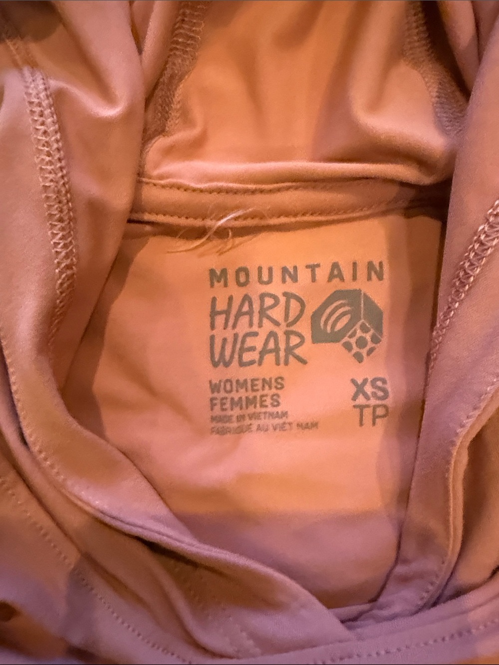 Mountain Hardware women’s Crater Lake Long Sleeve Sun Hoody - Picture 2 of 4